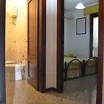 בית הארחה Acquamarina 3*