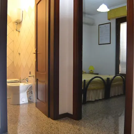 בית הארחה Acquamarina 3*